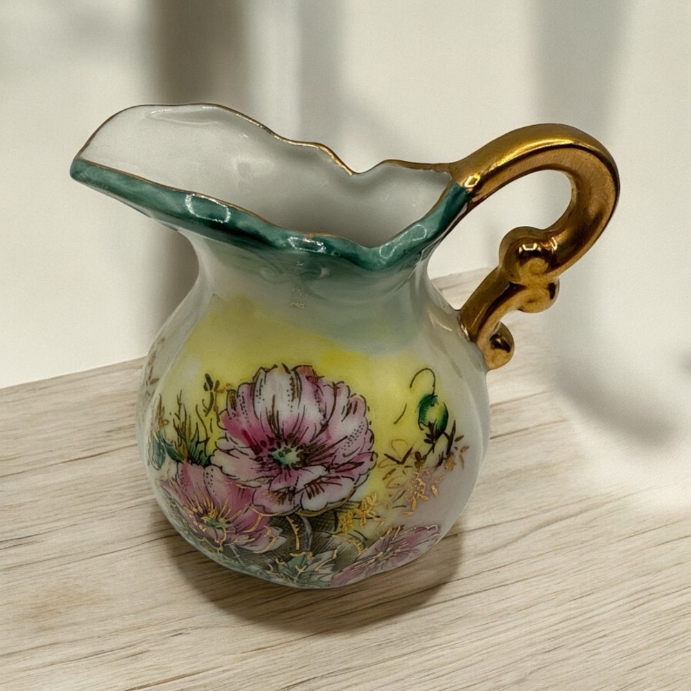 VINTAGE LEFTON HAND-PAINTED PORCELAIN MINI PITCHER – GOLD HANDLE – MARKED 5522
